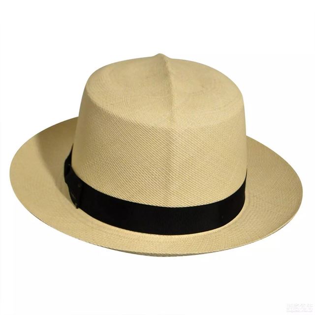 How To Wear Panama Hat This Summer